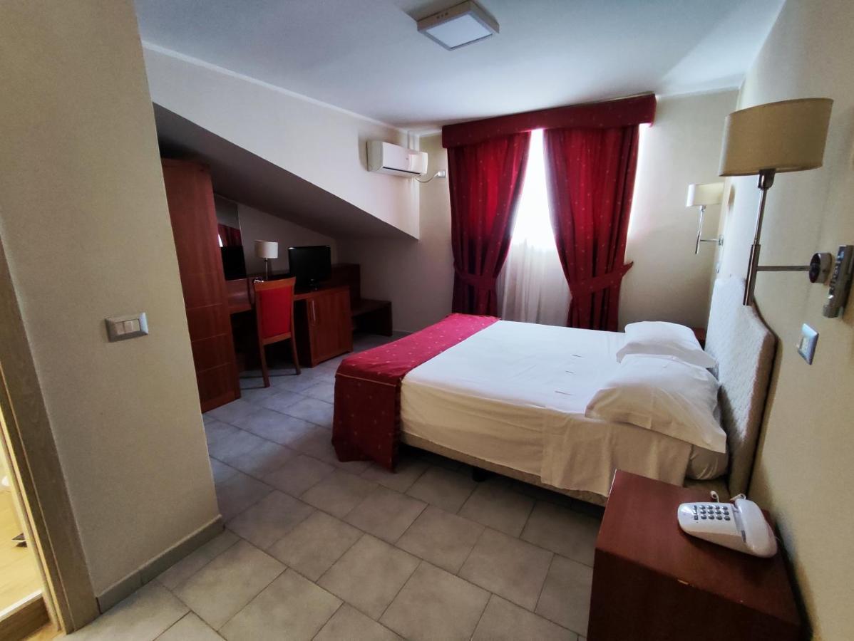 Pisani Hotel San Nicola La Strada Eksteriør bilde