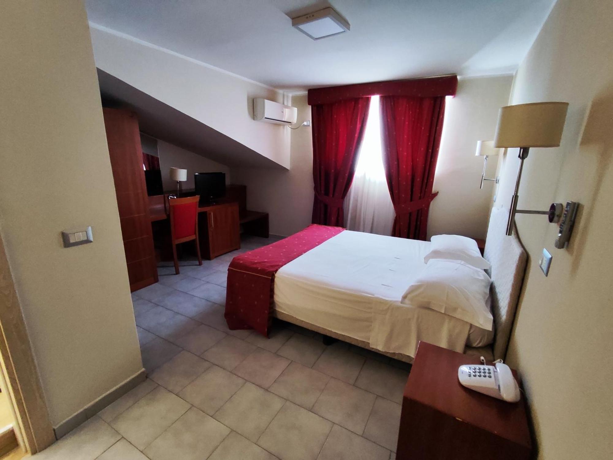 Pisani Hotel San Nicola La Strada Eksteriør bilde