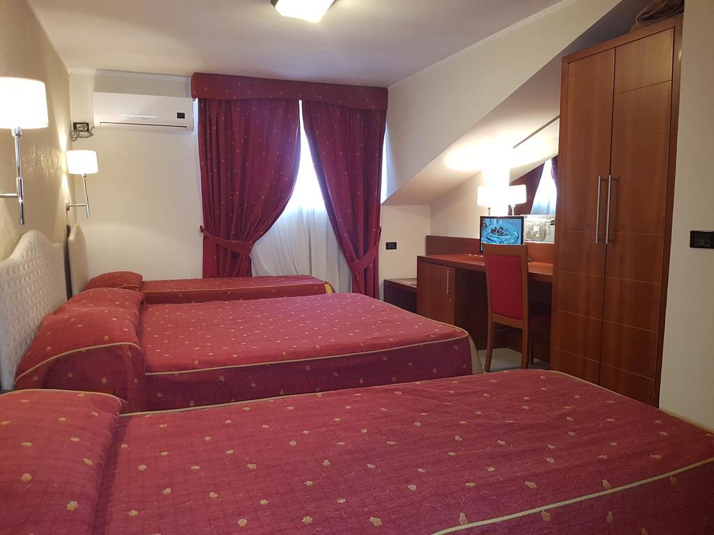 Pisani Hotel San Nicola La Strada Rom bilde
