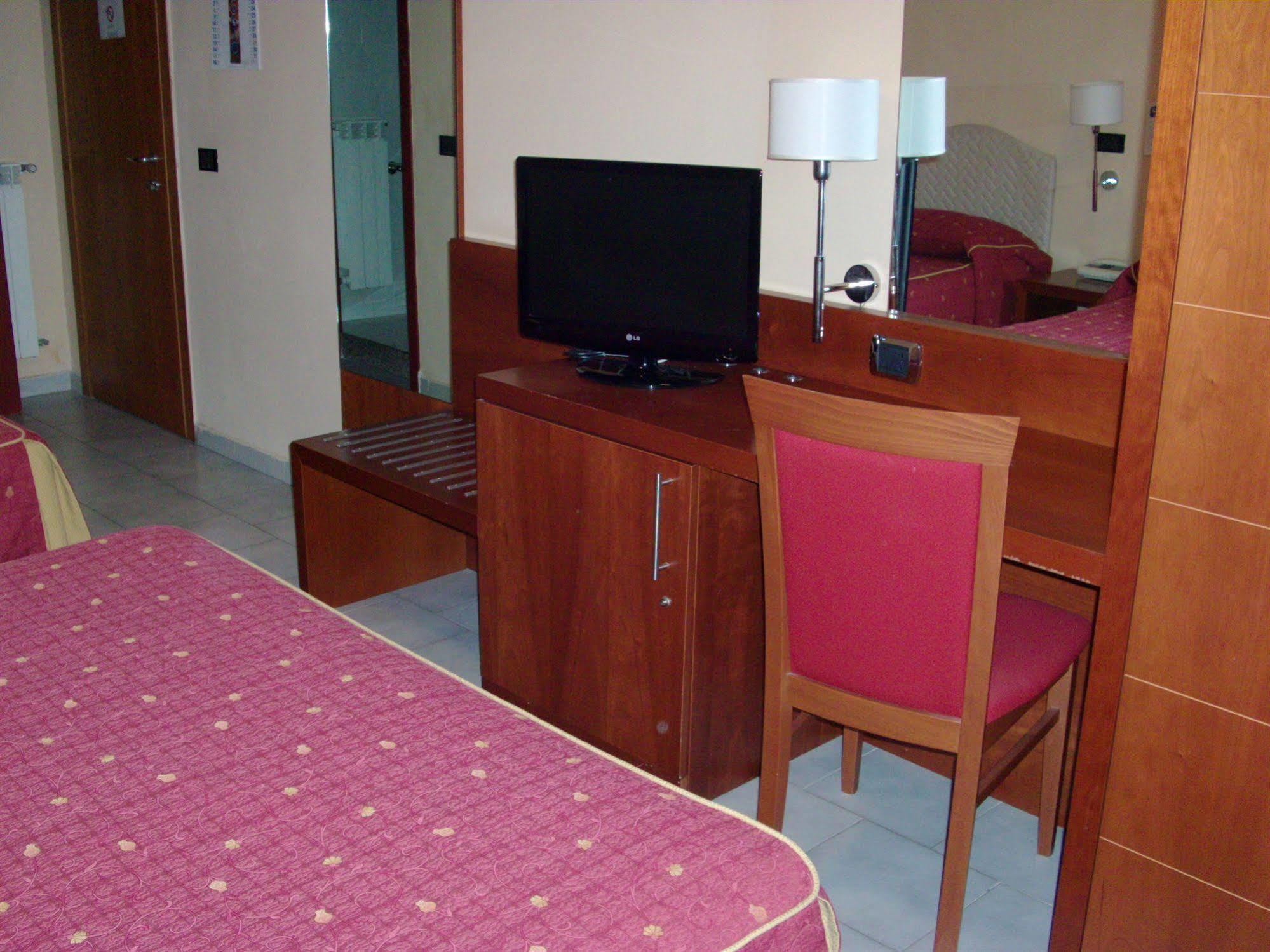 Pisani Hotel San Nicola La Strada Eksteriør bilde